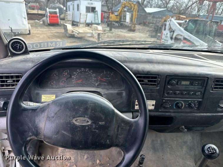 image for item NN9484 2000 Ford  F650 dump flatbed truck