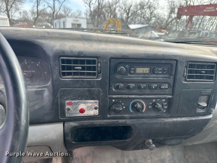 image for item NN9484 2000 Ford  F650 dump flatbed truck