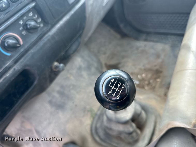 image for item NN9484 2000 Ford  F650 dump flatbed truck