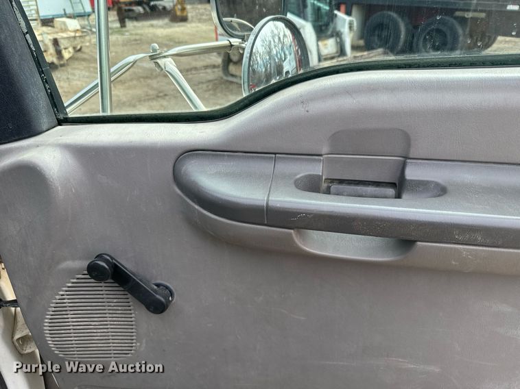 image for item NN9484 2000 Ford  F650 dump flatbed truck