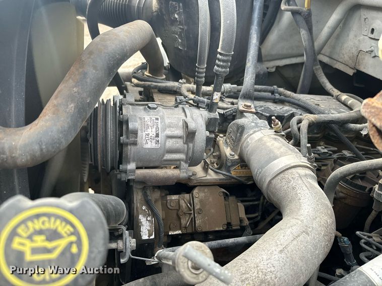 image for item NN9484 2000 Ford  F650 dump flatbed truck