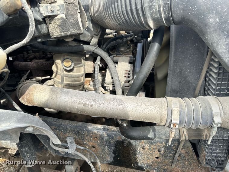 image for item NN9484 2000 Ford  F650 dump flatbed truck