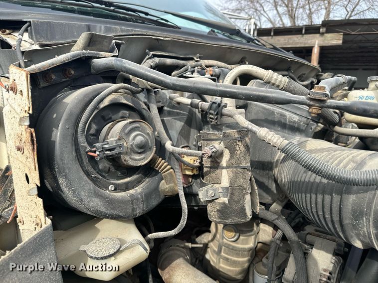 image for item NN9484 2000 Ford  F650 dump flatbed truck