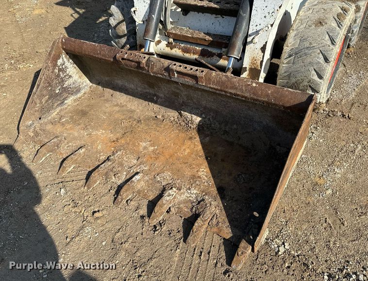 image for item NN9487 2005 Bobcat S250 skid steer loader