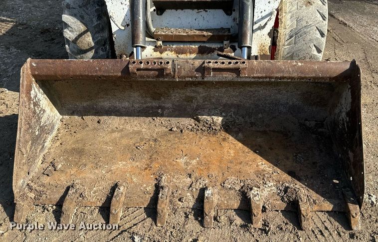 image for item NN9487 2005 Bobcat S250 skid steer loader