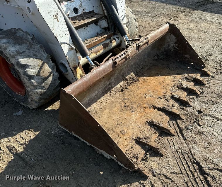 image for item NN9487 2005 Bobcat S250 skid steer loader