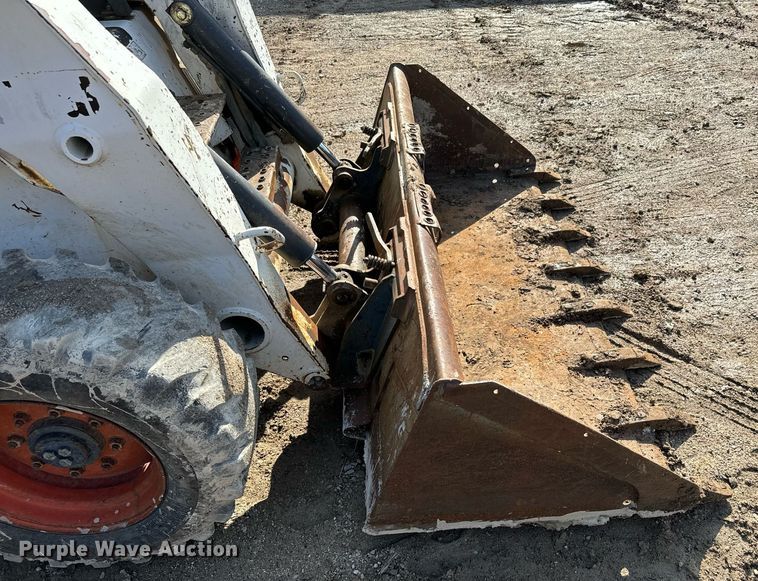 image for item NN9487 2005 Bobcat S250 skid steer loader