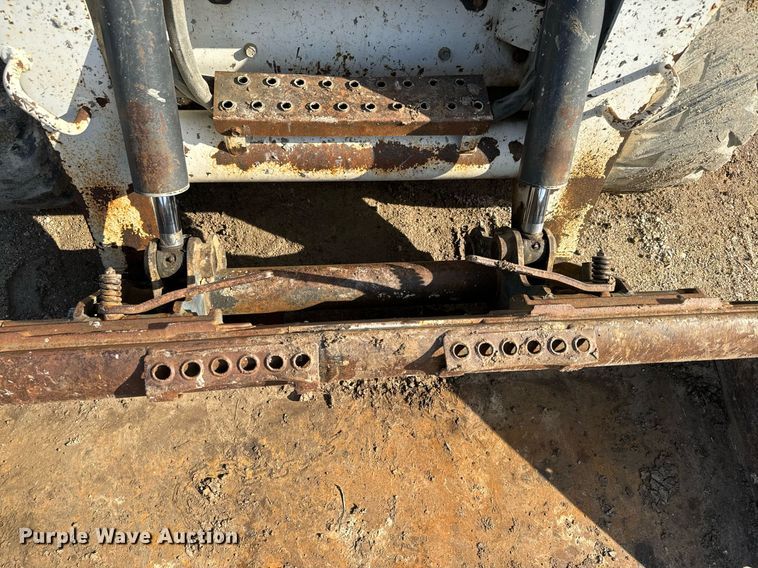 image for item NN9487 2005 Bobcat S250 skid steer loader
