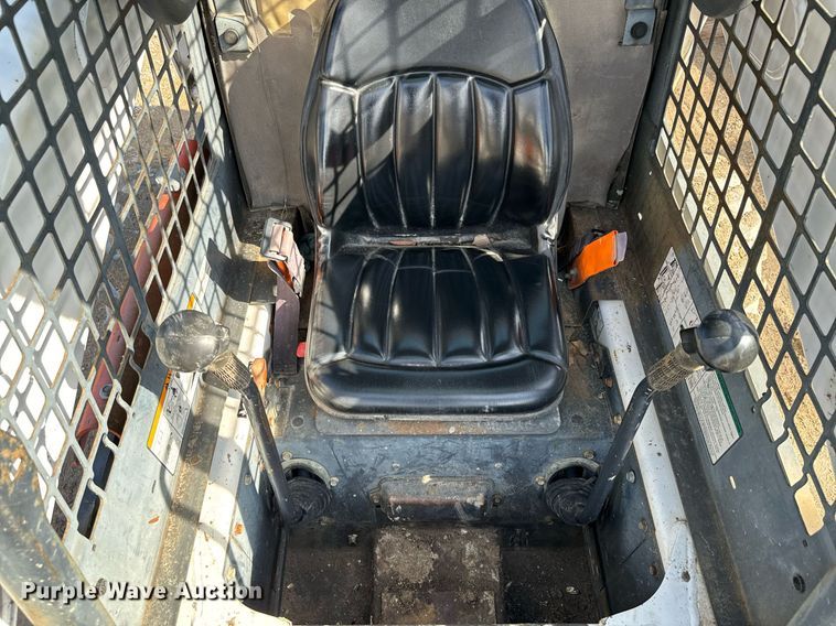 image for item NN9487 2005 Bobcat S250 skid steer loader