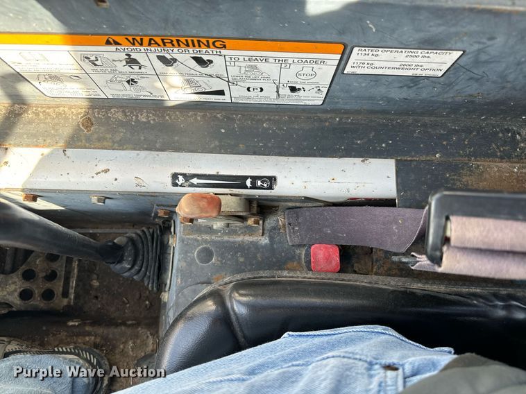 image for item NN9487 2005 Bobcat S250 skid steer loader