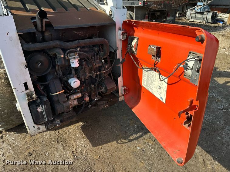 image for item NN9487 2005 Bobcat S250 skid steer loader