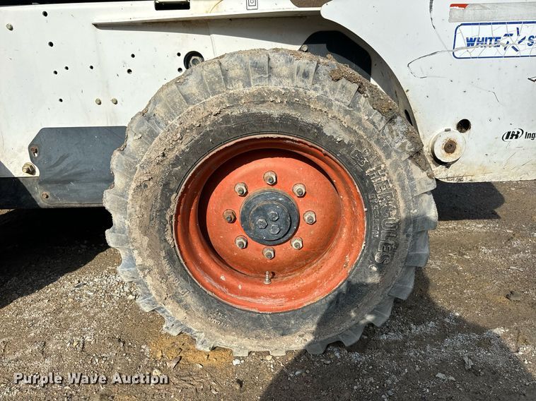 image for item NN9487 2005 Bobcat S250 skid steer loader