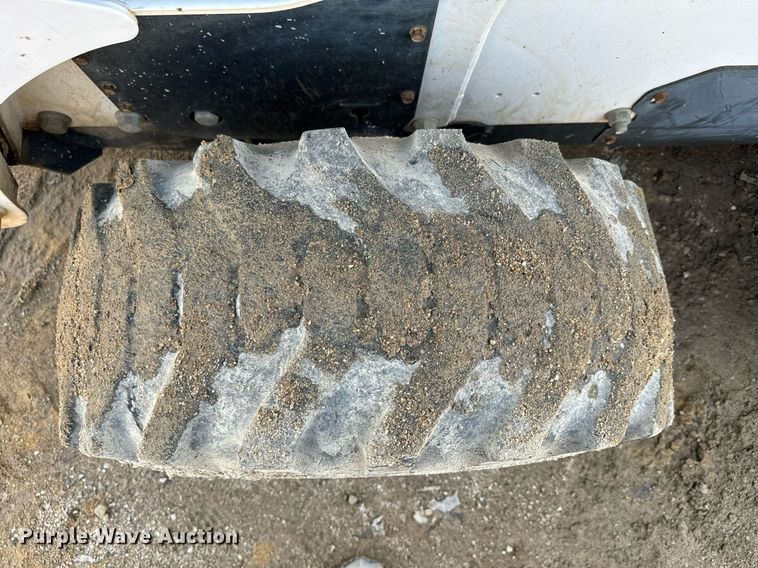 image for item NN9487 2005 Bobcat S250 skid steer loader