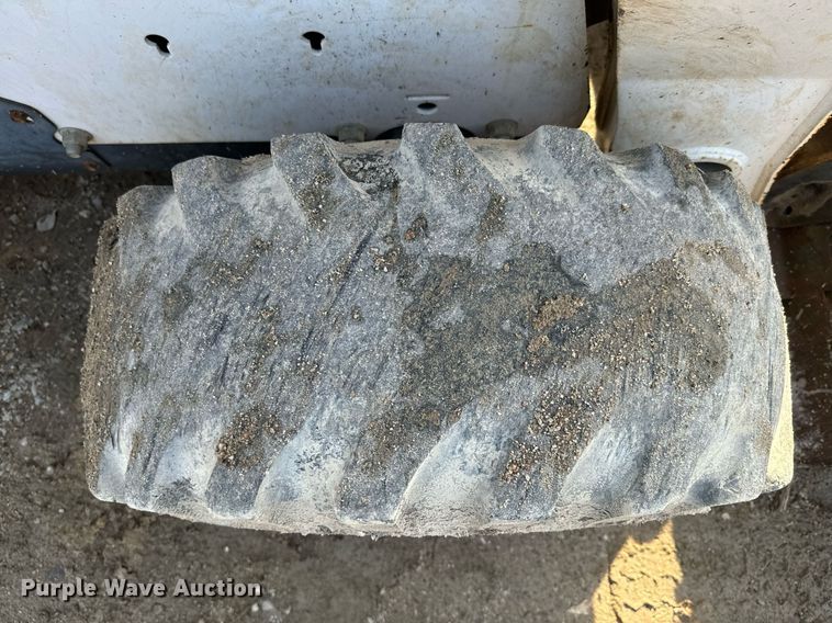 image for item NN9487 2005 Bobcat S250 skid steer loader