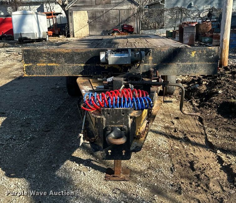 image for item NN9492 1995 Mustang tilt deck equipment trailer