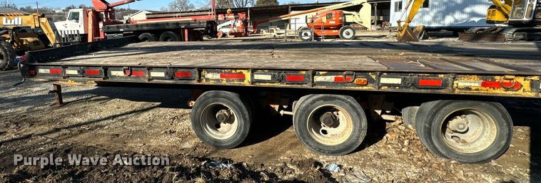 image for item NN9492 1995 Mustang tilt deck equipment trailer