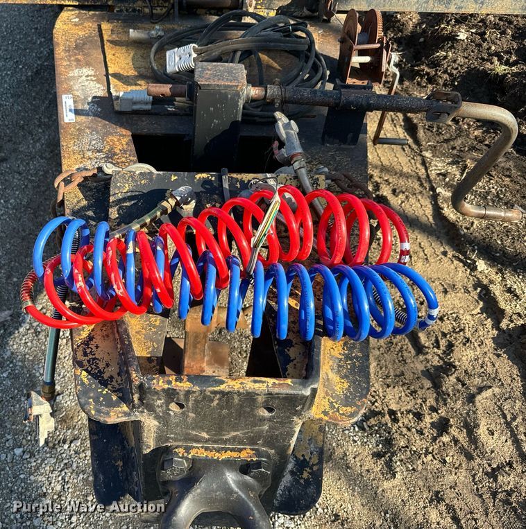 image for item NN9492 1995 Mustang tilt deck equipment trailer