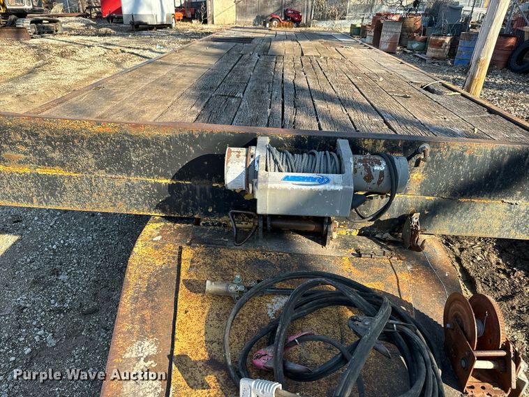 image for item NN9492 1995 Mustang tilt deck equipment trailer