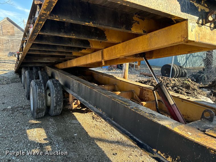 image for item NN9492 1995 Mustang tilt deck equipment trailer