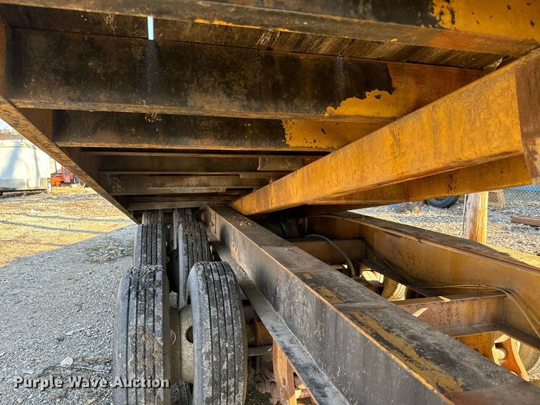 image for item NN9492 1995 Mustang tilt deck equipment trailer