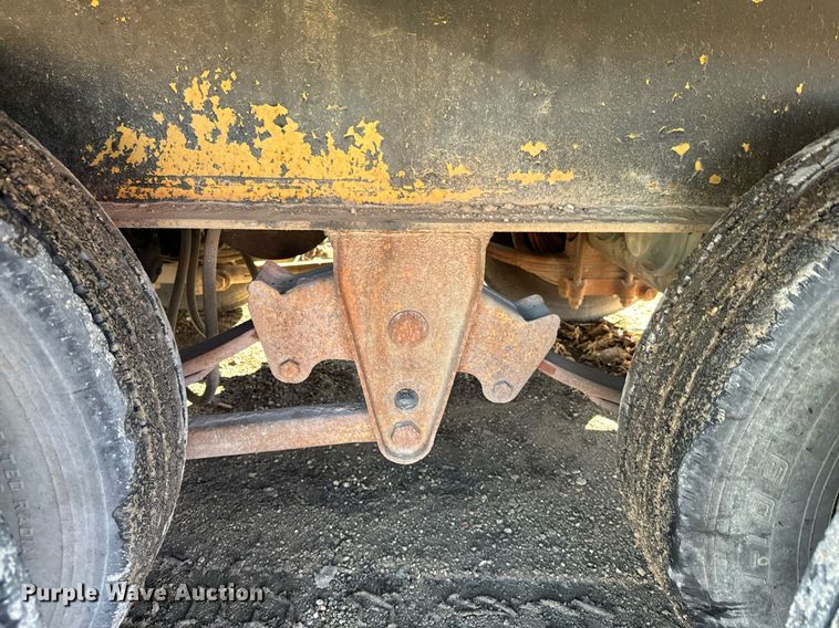 image for item NN9492 1995 Mustang tilt deck equipment trailer