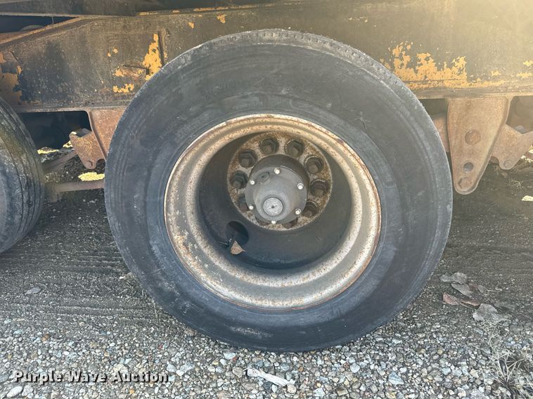 image for item NN9492 1995 Mustang tilt deck equipment trailer