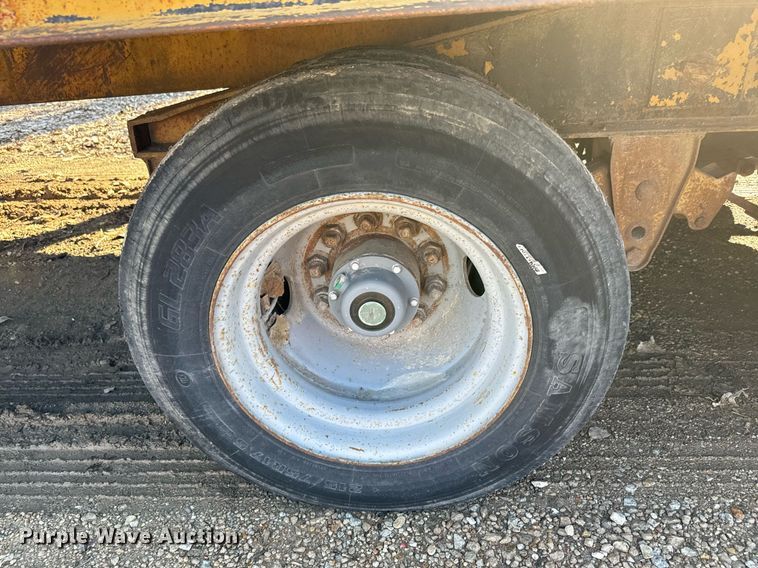 image for item NN9492 1995 Mustang tilt deck equipment trailer