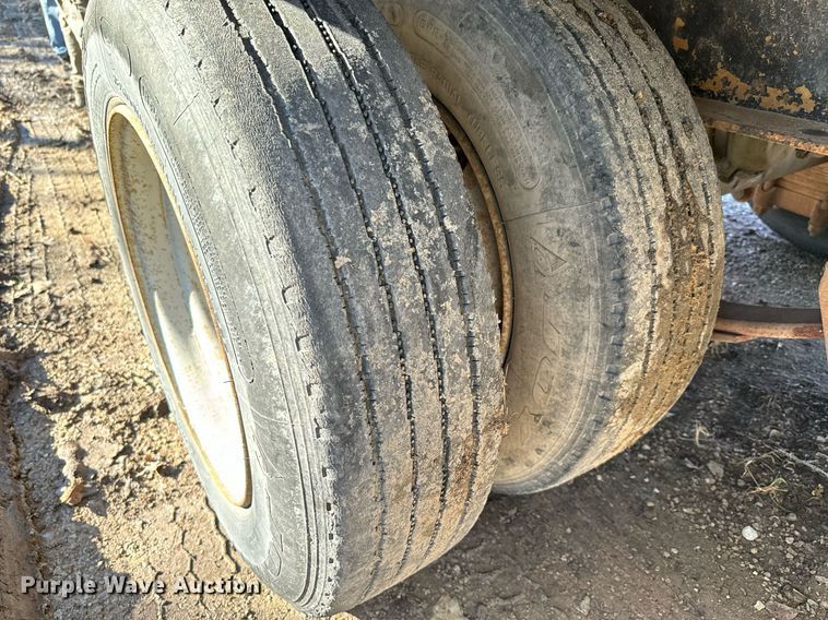 image for item NN9492 1995 Mustang tilt deck equipment trailer