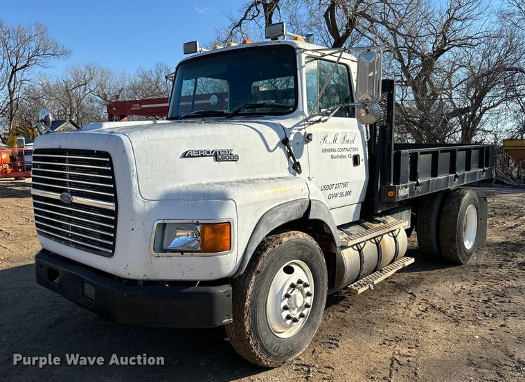 image for item NN9493 1993 Ford L9000 dump flatbed truck