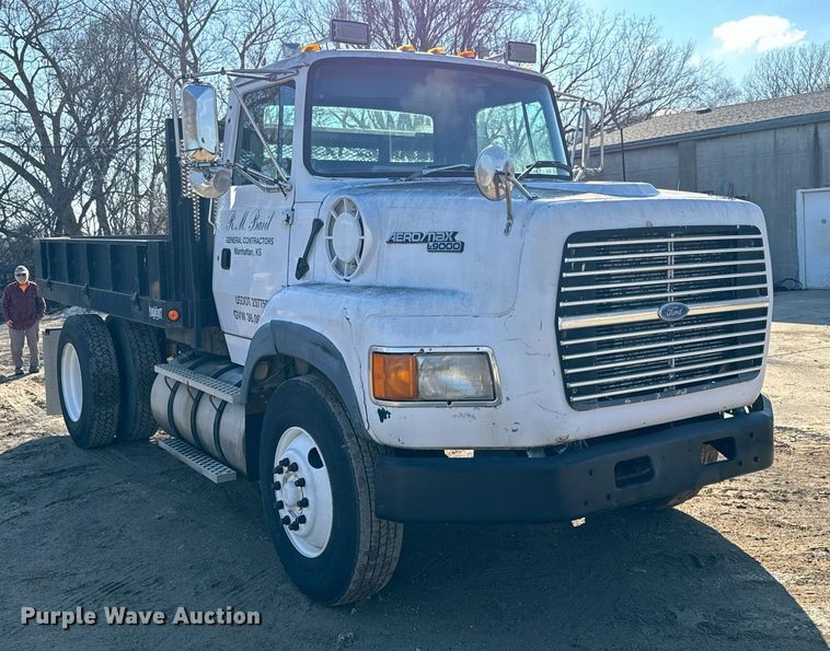 image for item NN9493 1993 Ford L9000 dump flatbed truck