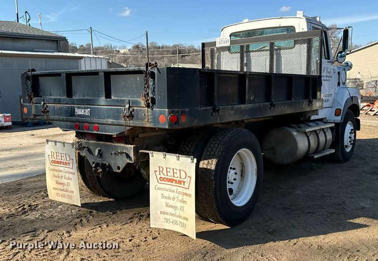 image for item NN9493 1993 Ford L9000 dump flatbed truck