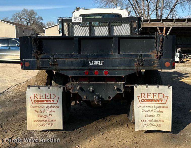 image for item NN9493 1993 Ford L9000 dump flatbed truck
