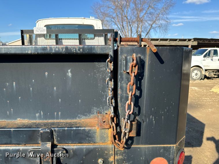 image for item NN9493 1993 Ford L9000 dump flatbed truck