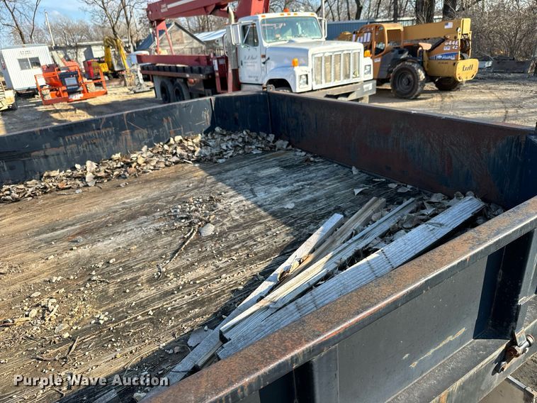 image for item NN9493 1993 Ford L9000 dump flatbed truck