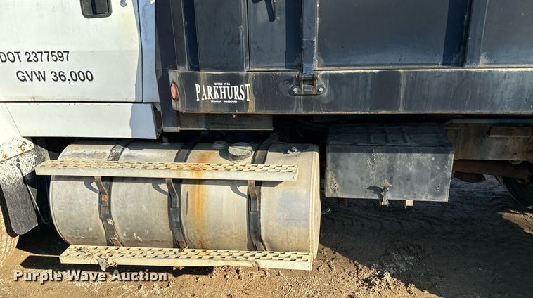 image for item NN9493 1993 Ford L9000 dump flatbed truck