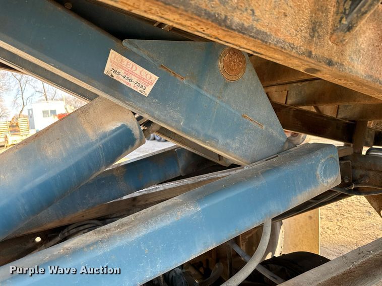 image for item NN9493 1993 Ford L9000 dump flatbed truck