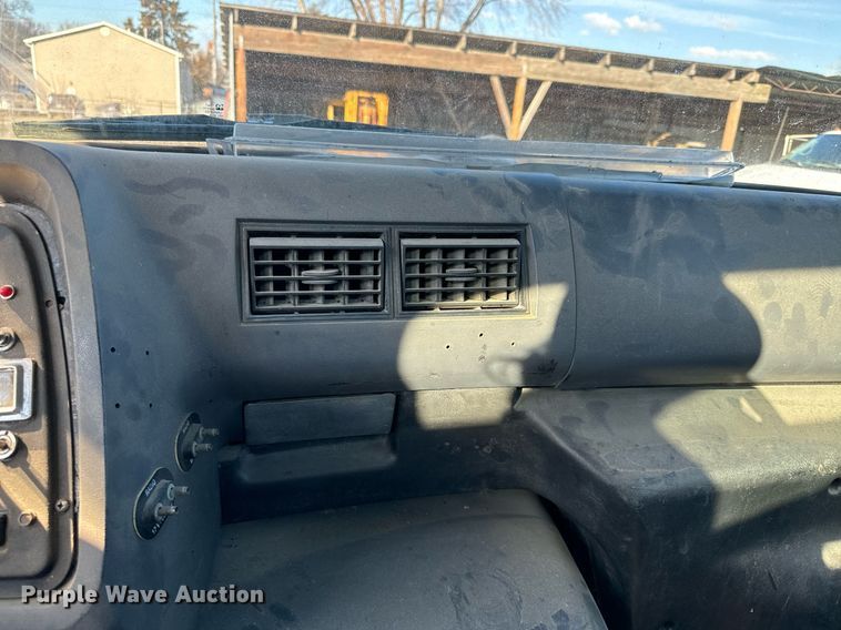 image for item NN9493 1993 Ford L9000 dump flatbed truck