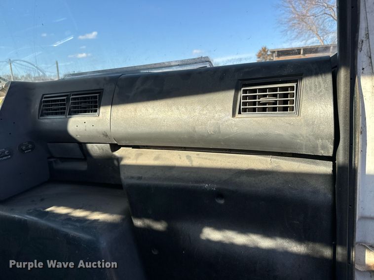 image for item NN9493 1993 Ford L9000 dump flatbed truck