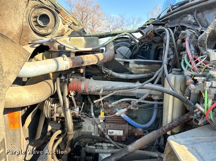 image for item NN9493 1993 Ford L9000 dump flatbed truck