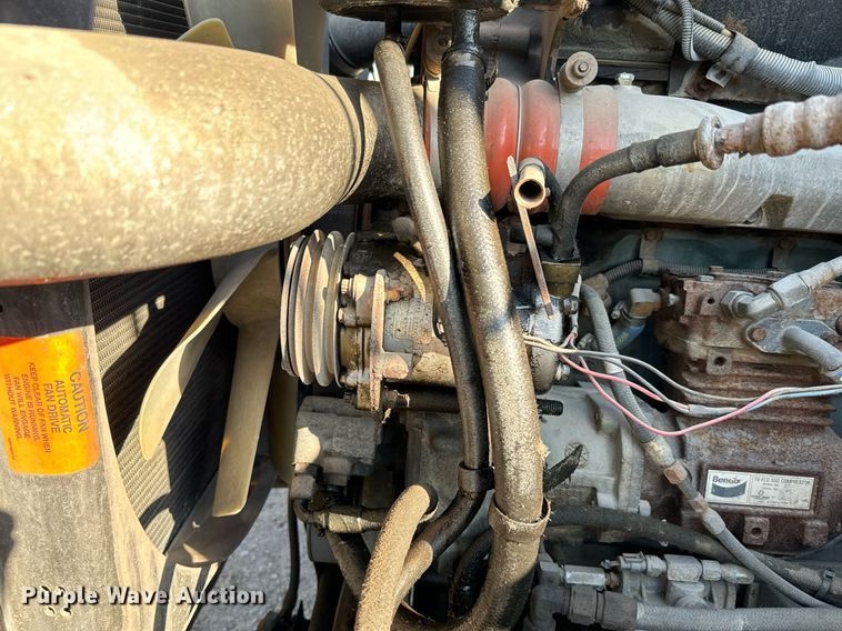 image for item NN9493 1993 Ford L9000 dump flatbed truck