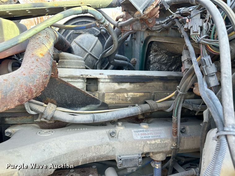 image for item NN9493 1993 Ford L9000 dump flatbed truck