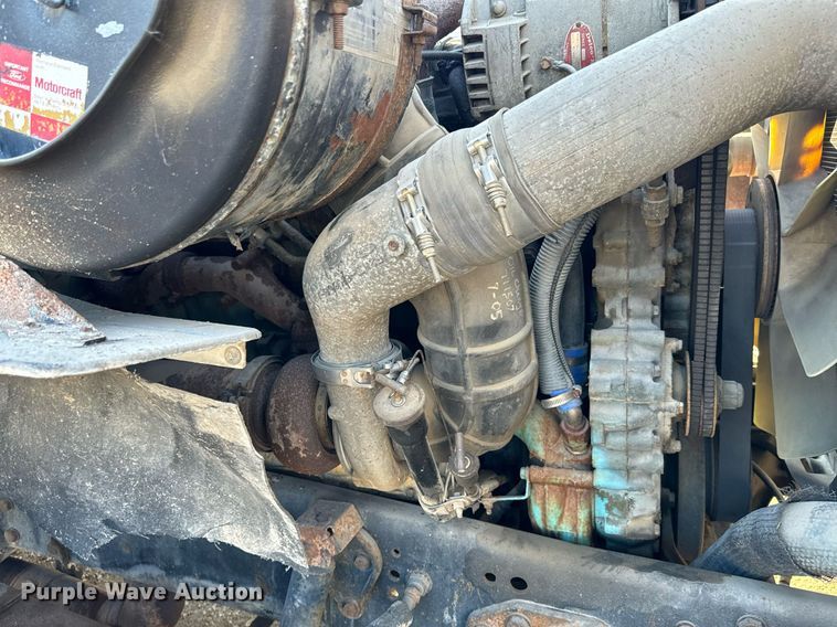 image for item NN9493 1993 Ford L9000 dump flatbed truck