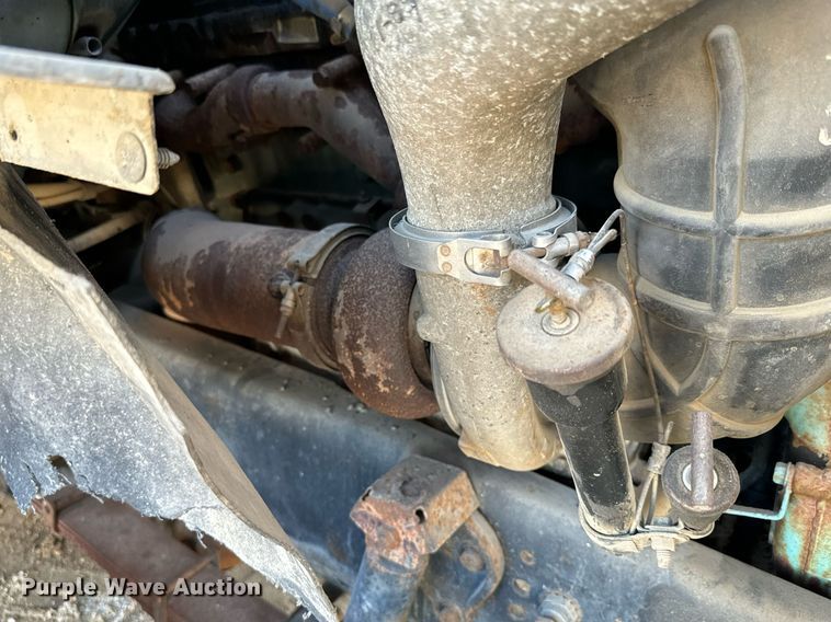 image for item NN9493 1993 Ford L9000 dump flatbed truck