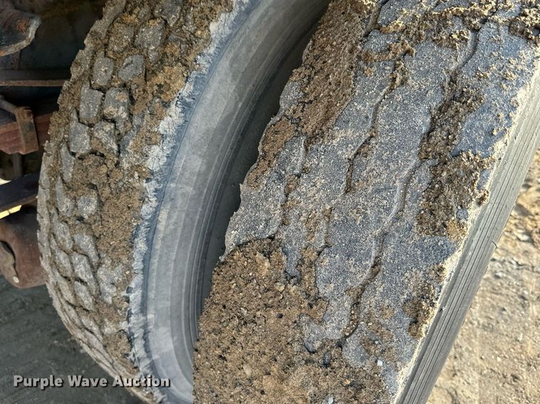 image for item NN9493 1993 Ford L9000 dump flatbed truck