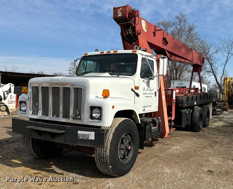 image for item NN9494 1996 International  crane truck