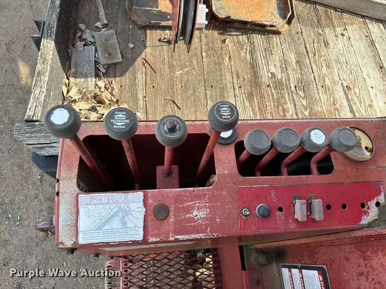 image for item NN9494 1996 International  crane truck