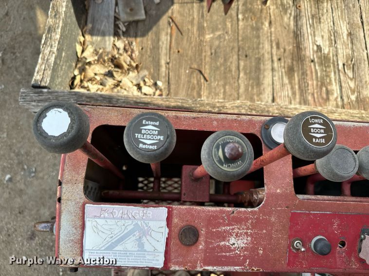 image for item NN9494 1996 International  crane truck