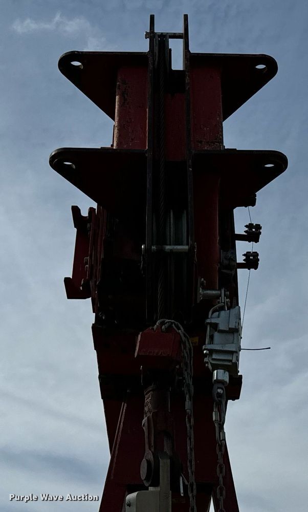 image for item NN9494 1996 International  crane truck