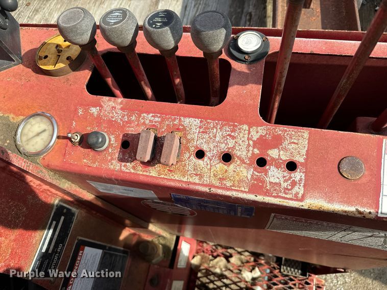 image for item NN9494 1996 International  crane truck