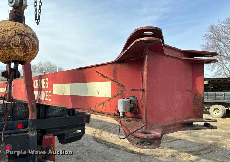 image for item NN9494 1996 International  crane truck